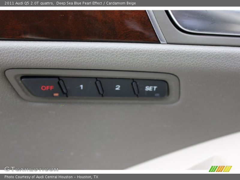 Deep Sea Blue Pearl Effect / Cardamom Beige 2011 Audi Q5 2.0T quattro