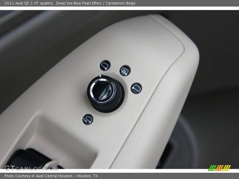 Deep Sea Blue Pearl Effect / Cardamom Beige 2011 Audi Q5 2.0T quattro