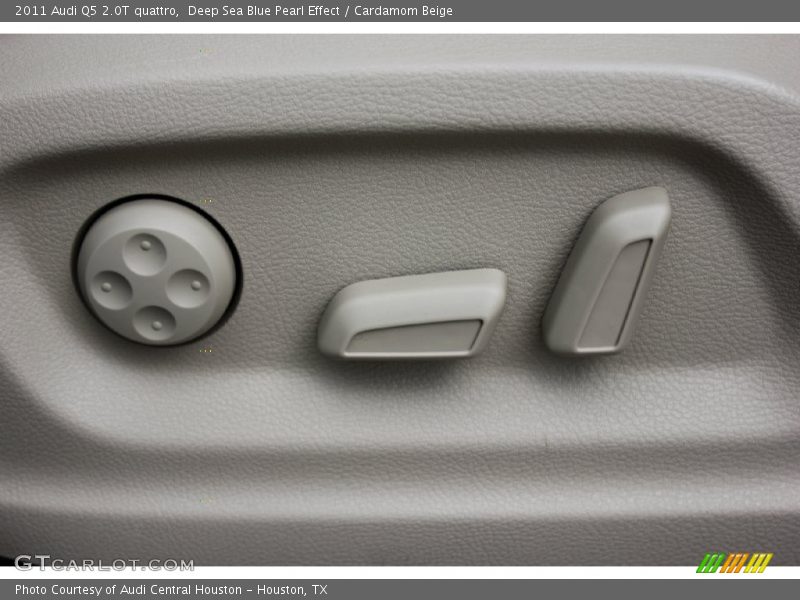 Deep Sea Blue Pearl Effect / Cardamom Beige 2011 Audi Q5 2.0T quattro