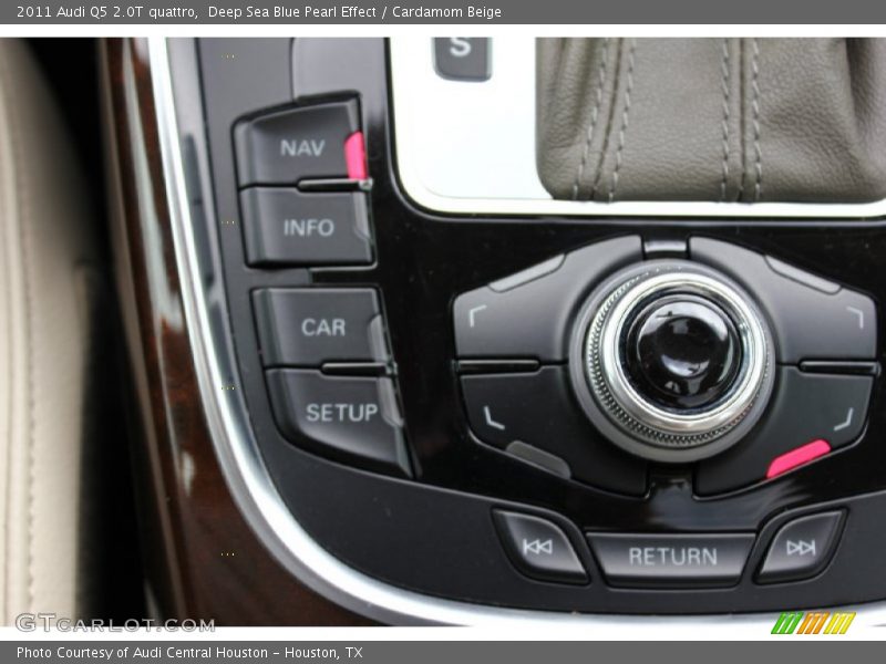 Deep Sea Blue Pearl Effect / Cardamom Beige 2011 Audi Q5 2.0T quattro