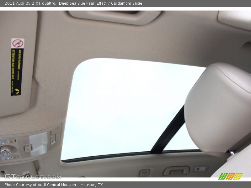 Deep Sea Blue Pearl Effect / Cardamom Beige 2011 Audi Q5 2.0T quattro