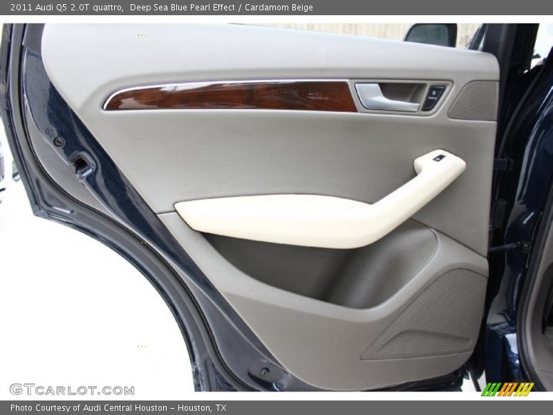 Deep Sea Blue Pearl Effect / Cardamom Beige 2011 Audi Q5 2.0T quattro