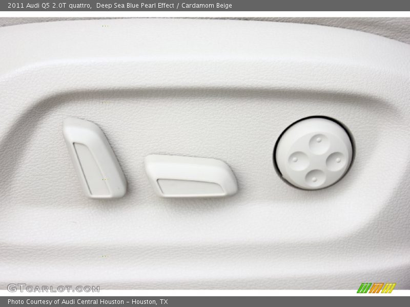 Deep Sea Blue Pearl Effect / Cardamom Beige 2011 Audi Q5 2.0T quattro