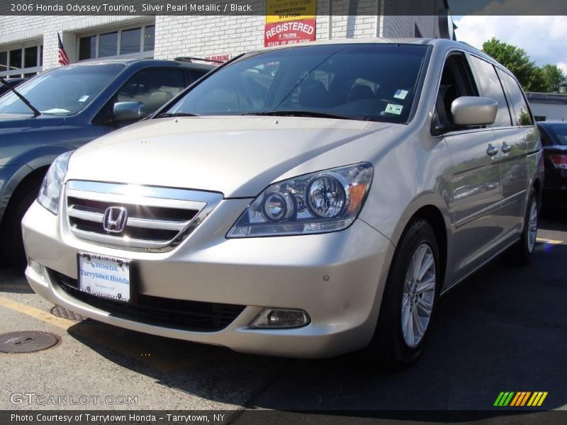 Silver Pearl Metallic / Black 2006 Honda Odyssey Touring