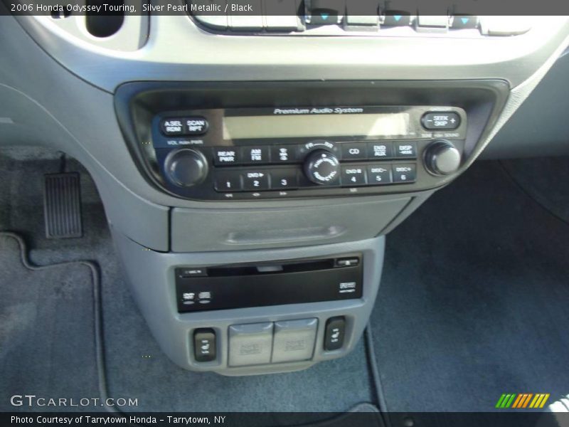 Silver Pearl Metallic / Black 2006 Honda Odyssey Touring