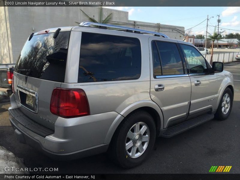 Silver Birch Metallic / Black 2003 Lincoln Navigator Luxury 4x4
