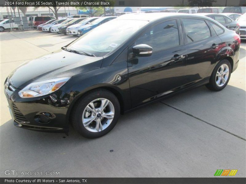 Tuxedo Black / Charcoal Black 2014 Ford Focus SE Sedan