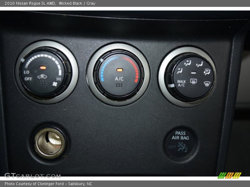 Wicked Black / Gray 2010 Nissan Rogue SL AWD