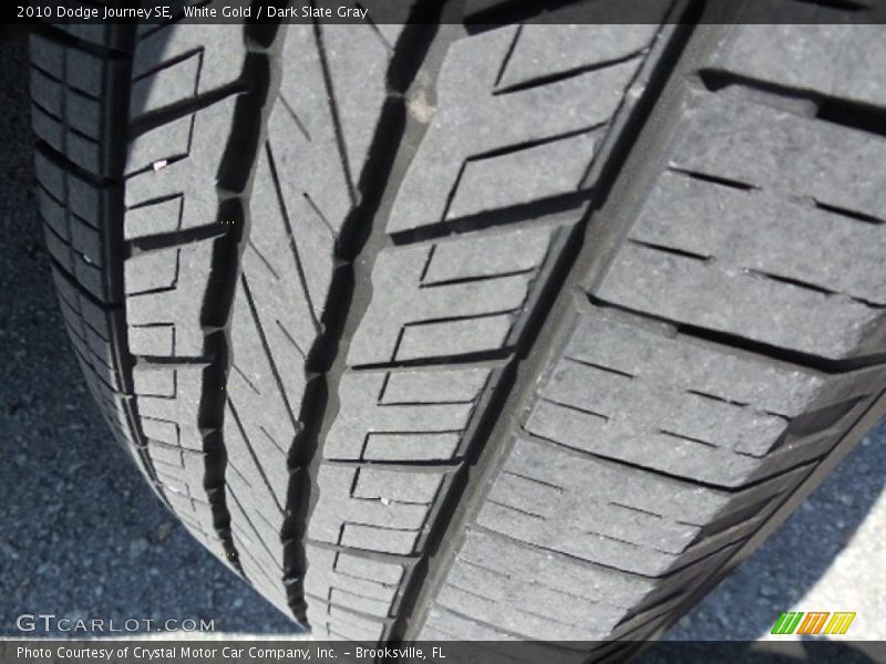 White Gold / Dark Slate Gray 2010 Dodge Journey SE