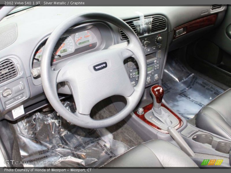 Silver Metallic / Graphite 2002 Volvo S40 1.9T