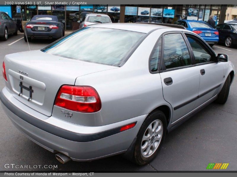 Silver Metallic / Graphite 2002 Volvo S40 1.9T