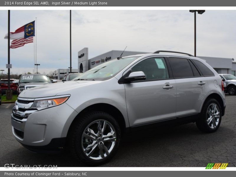 Front 3/4 View of 2014 Edge SEL AWD