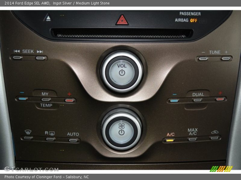Controls of 2014 Edge SEL AWD