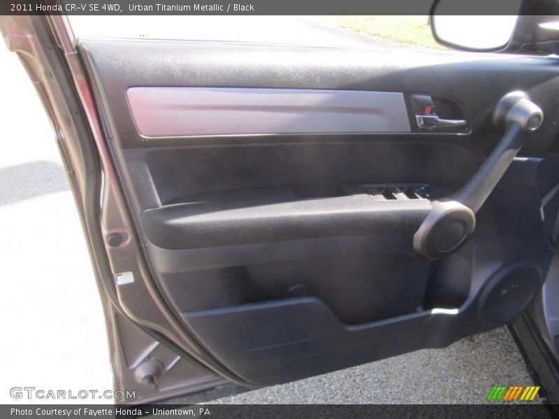 Urban Titanium Metallic / Black 2011 Honda CR-V SE 4WD