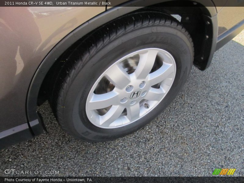 Urban Titanium Metallic / Black 2011 Honda CR-V SE 4WD