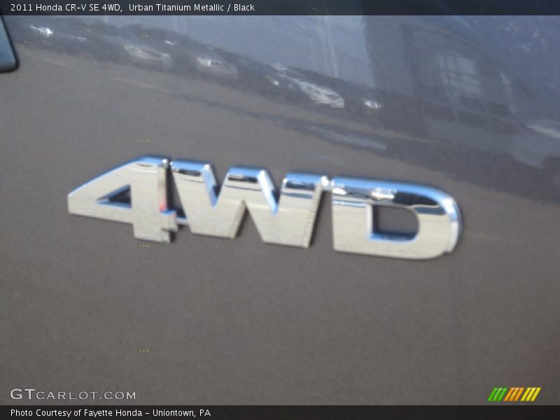 Urban Titanium Metallic / Black 2011 Honda CR-V SE 4WD