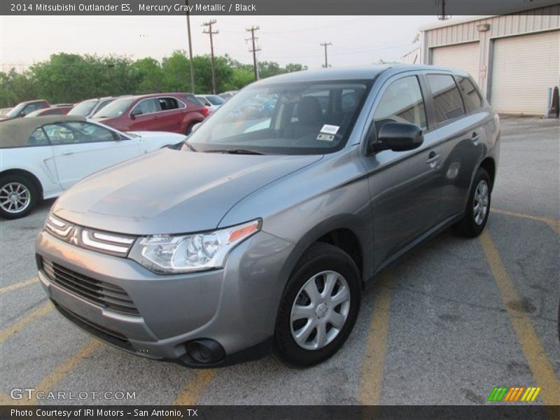 Mercury Gray Metallic / Black 2014 Mitsubishi Outlander ES