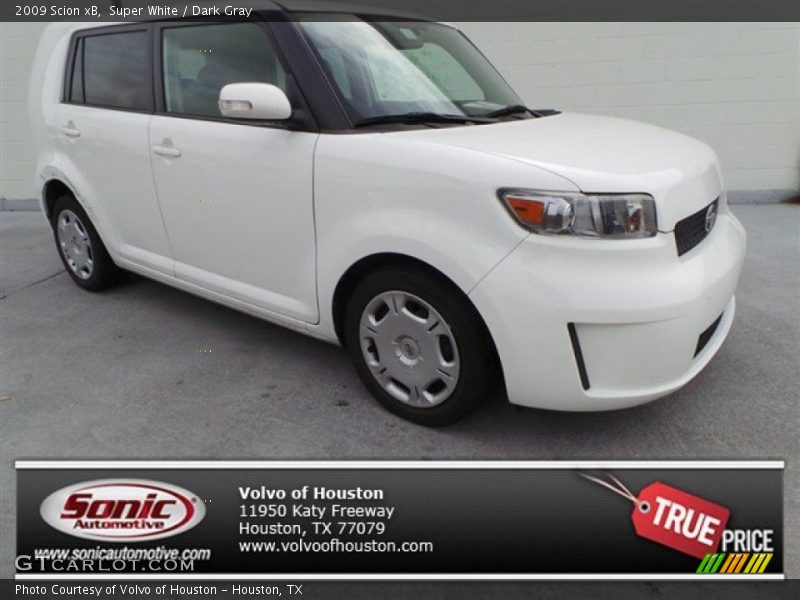Super White / Dark Gray 2009 Scion xB