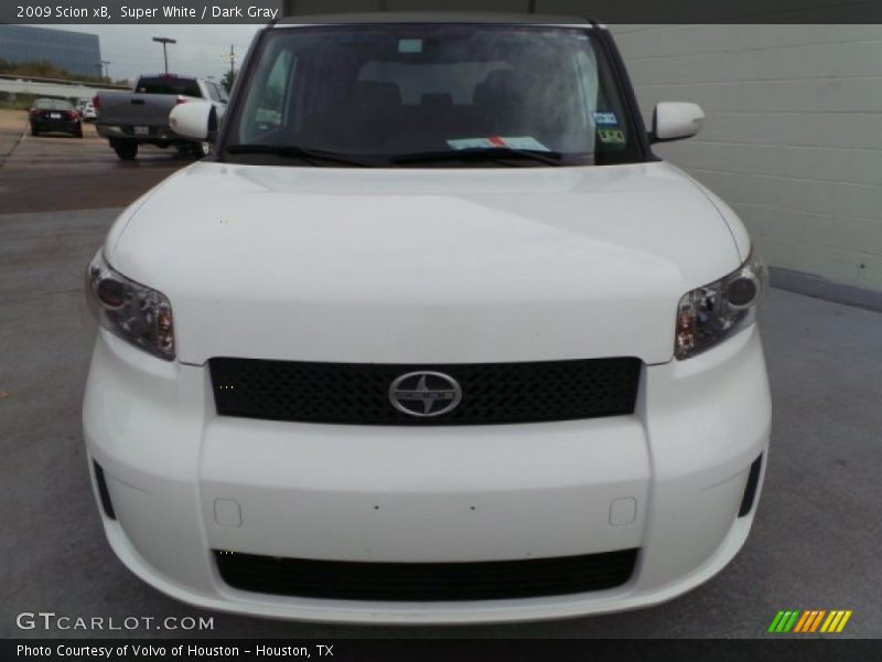 Super White / Dark Gray 2009 Scion xB