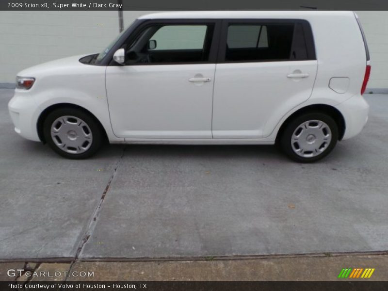 Super White / Dark Gray 2009 Scion xB