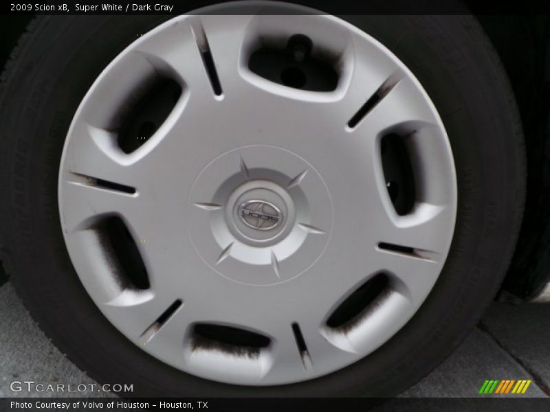 Super White / Dark Gray 2009 Scion xB