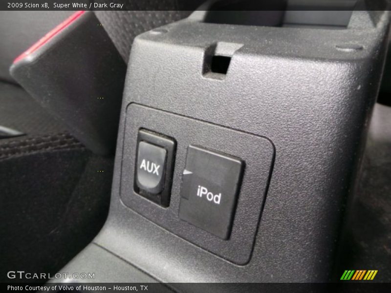 Super White / Dark Gray 2009 Scion xB