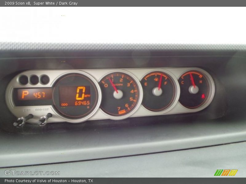 Super White / Dark Gray 2009 Scion xB