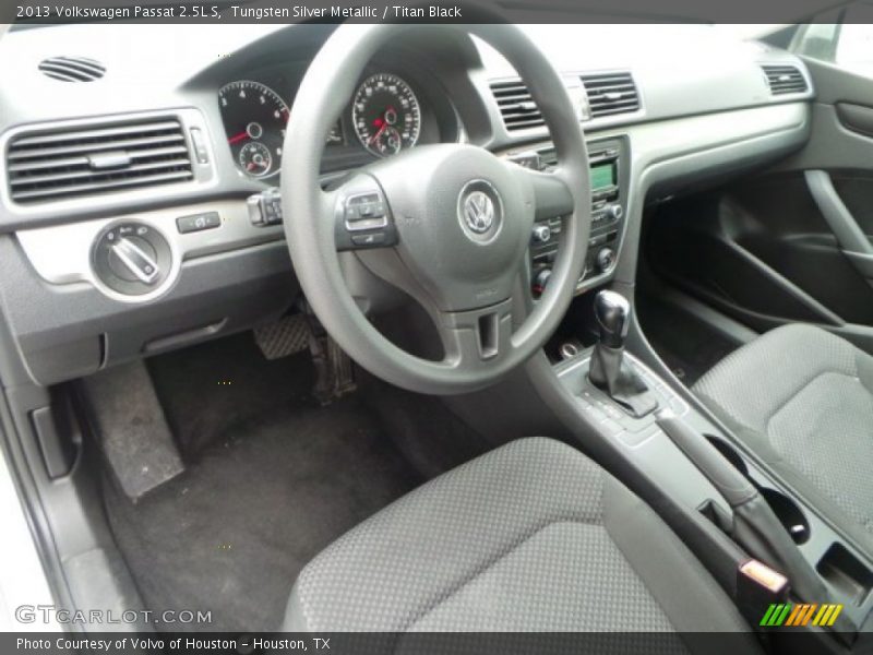 Tungsten Silver Metallic / Titan Black 2013 Volkswagen Passat 2.5L S