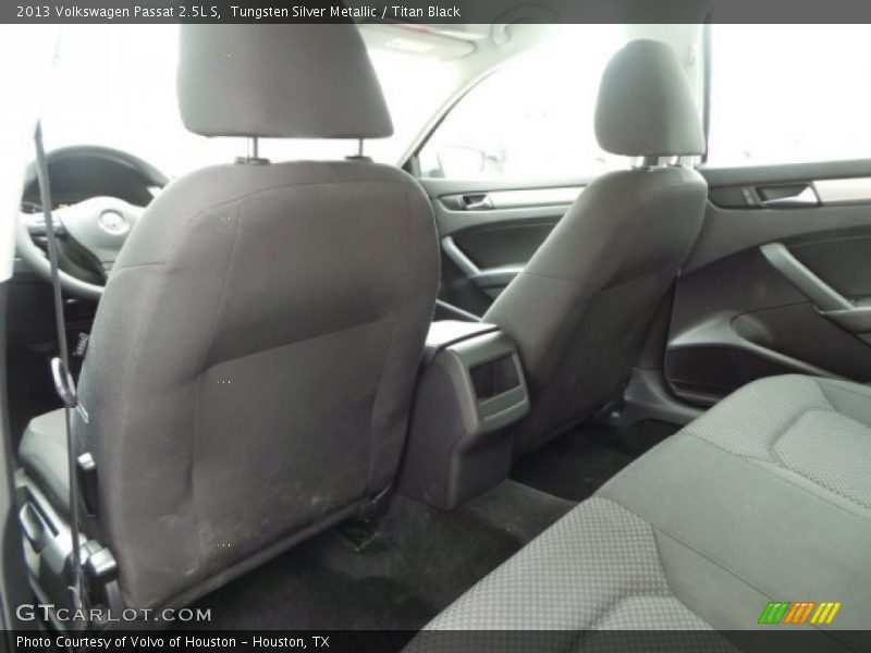 Tungsten Silver Metallic / Titan Black 2013 Volkswagen Passat 2.5L S