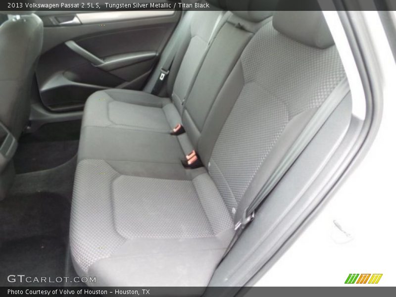 Tungsten Silver Metallic / Titan Black 2013 Volkswagen Passat 2.5L S