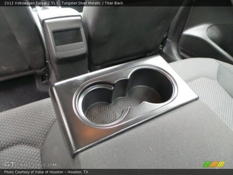 Tungsten Silver Metallic / Titan Black 2013 Volkswagen Passat 2.5L S