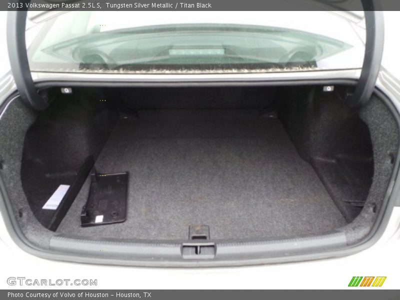 Tungsten Silver Metallic / Titan Black 2013 Volkswagen Passat 2.5L S
