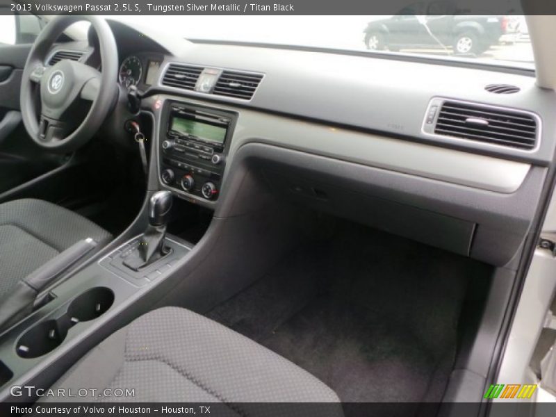 Tungsten Silver Metallic / Titan Black 2013 Volkswagen Passat 2.5L S