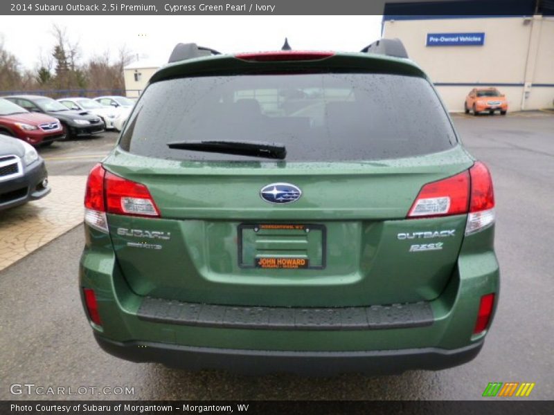Cypress Green Pearl / Ivory 2014 Subaru Outback 2.5i Premium