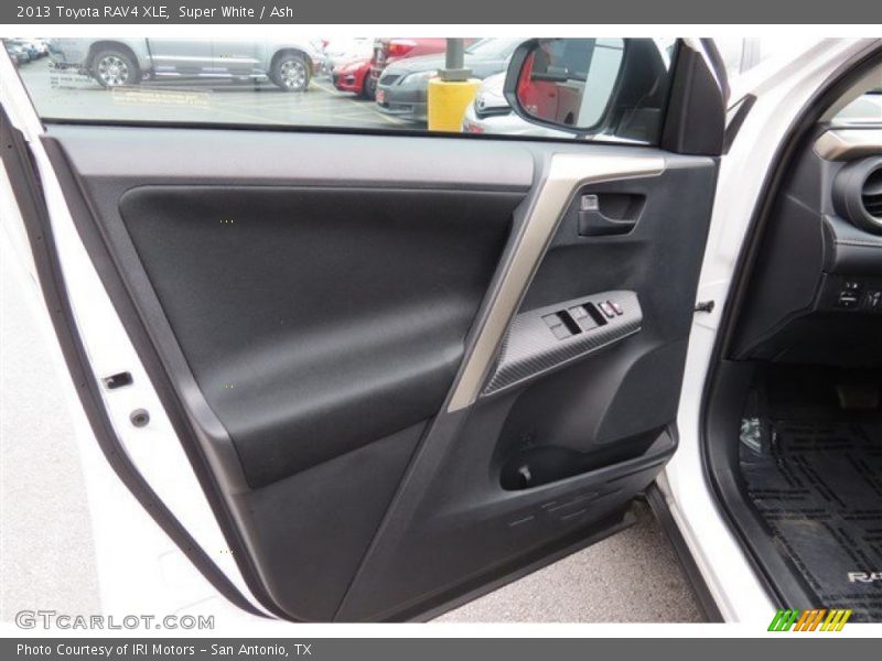 Super White / Ash 2013 Toyota RAV4 XLE
