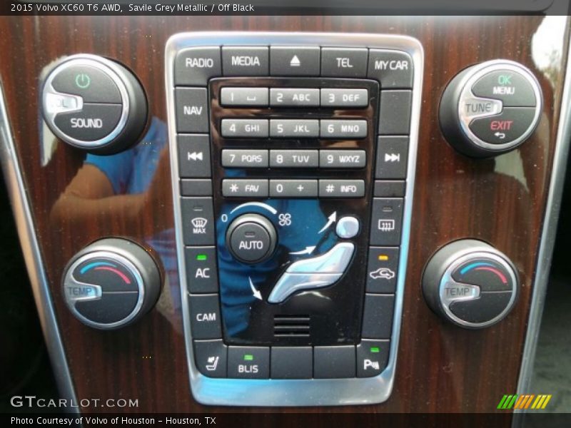 Controls of 2015 XC60 T6 AWD