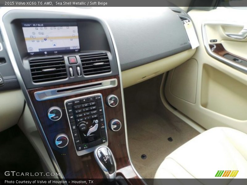 Sea Shell Metallic / Soft Beige 2015 Volvo XC60 T6 AWD
