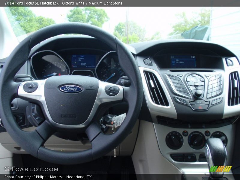 Oxford White / Medium Light Stone 2014 Ford Focus SE Hatchback
