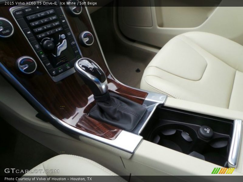Ice White / Soft Beige 2015 Volvo XC60 T5 Drive-E