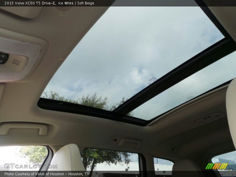 Ice White / Soft Beige 2015 Volvo XC60 T5 Drive-E