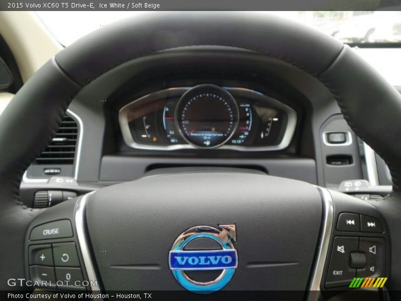 Ice White / Soft Beige 2015 Volvo XC60 T5 Drive-E