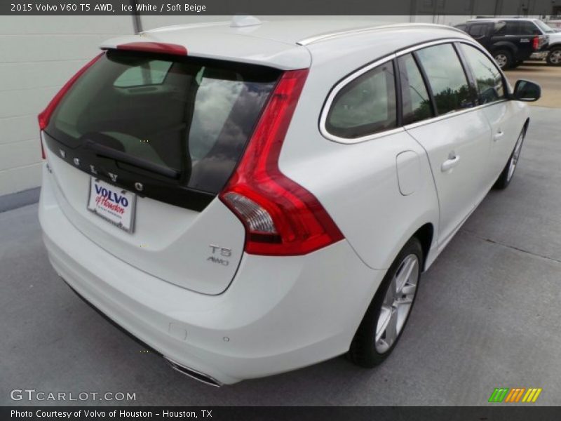 Ice White / Soft Beige 2015 Volvo V60 T5 AWD