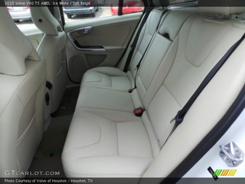 Rear Seat of 2015 V60 T5 AWD