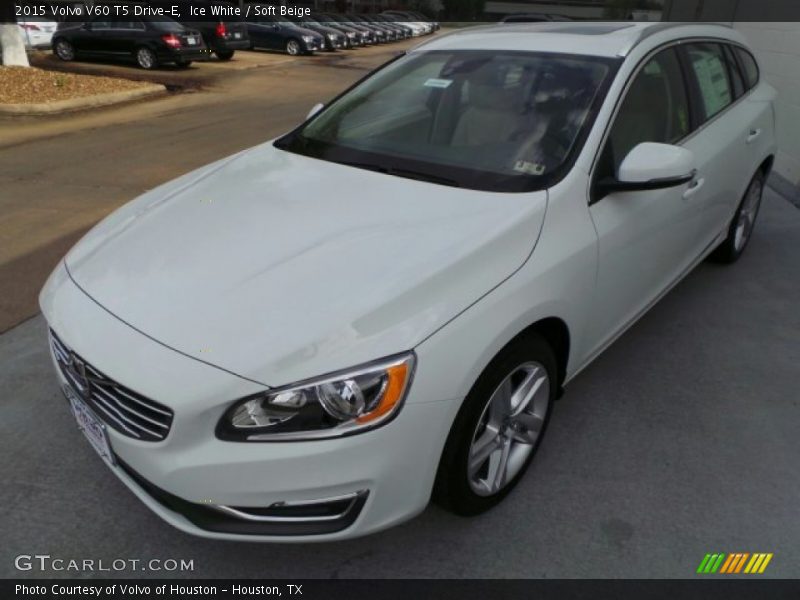 Ice White / Soft Beige 2015 Volvo V60 T5 Drive-E