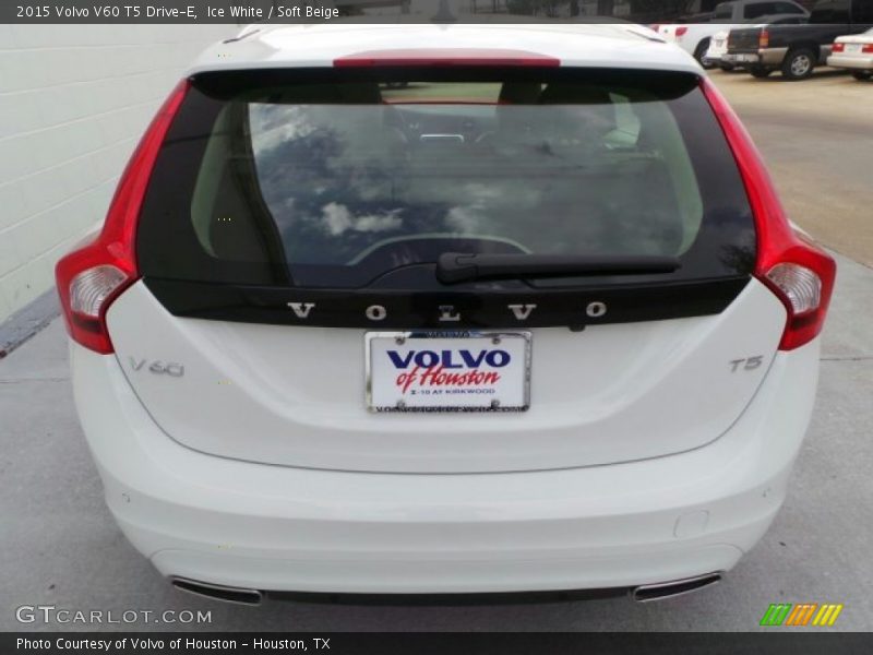 Ice White / Soft Beige 2015 Volvo V60 T5 Drive-E