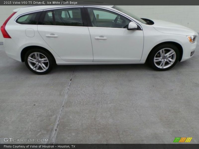 Ice White / Soft Beige 2015 Volvo V60 T5 Drive-E