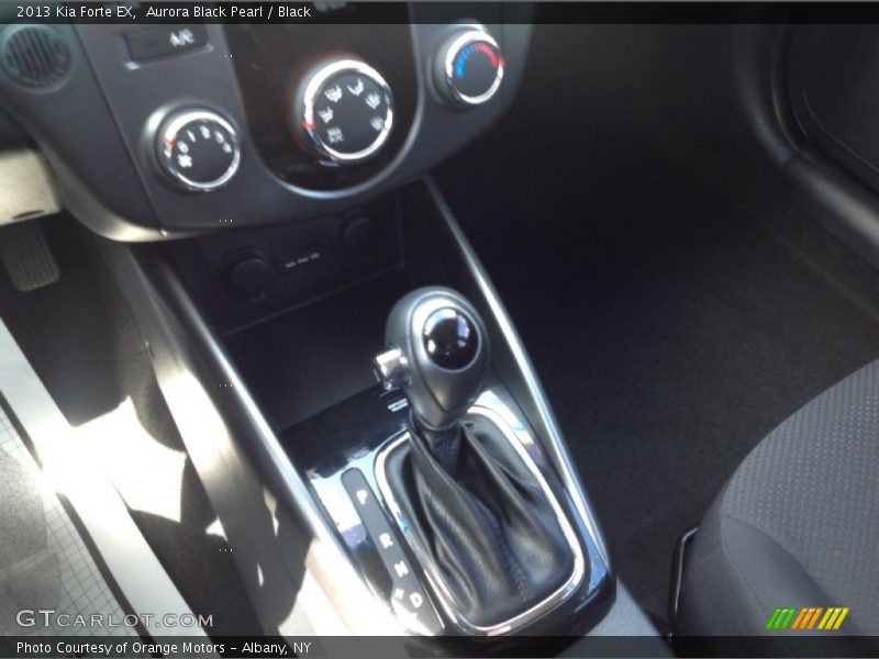 Aurora Black Pearl / Black 2013 Kia Forte EX