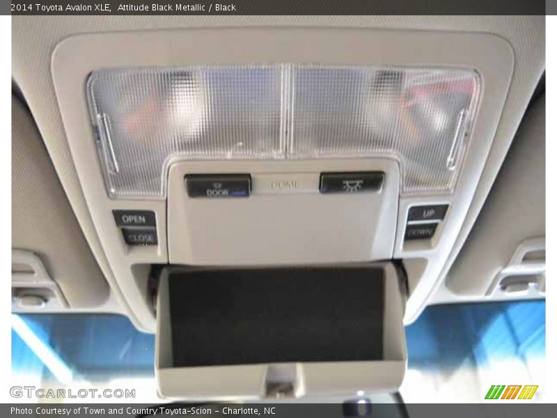 Attitude Black Metallic / Black 2014 Toyota Avalon XLE