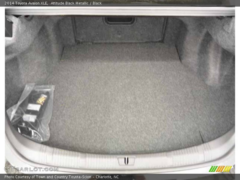 Attitude Black Metallic / Black 2014 Toyota Avalon XLE