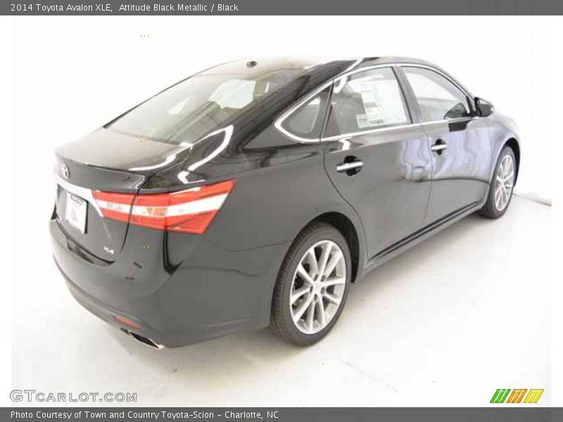 Attitude Black Metallic / Black 2014 Toyota Avalon XLE
